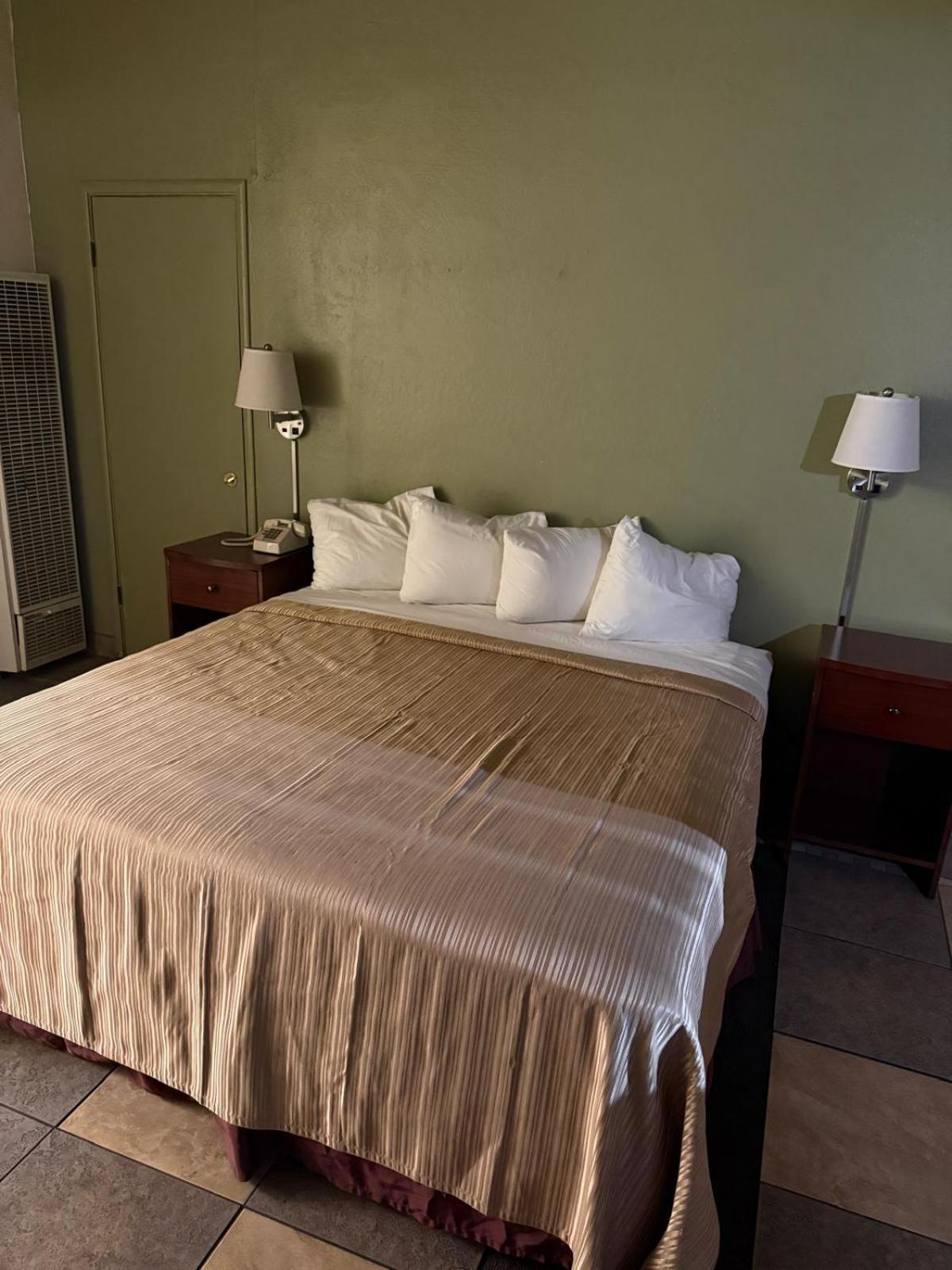 Cinderella Motel Hollister Ngoại thất bức ảnh