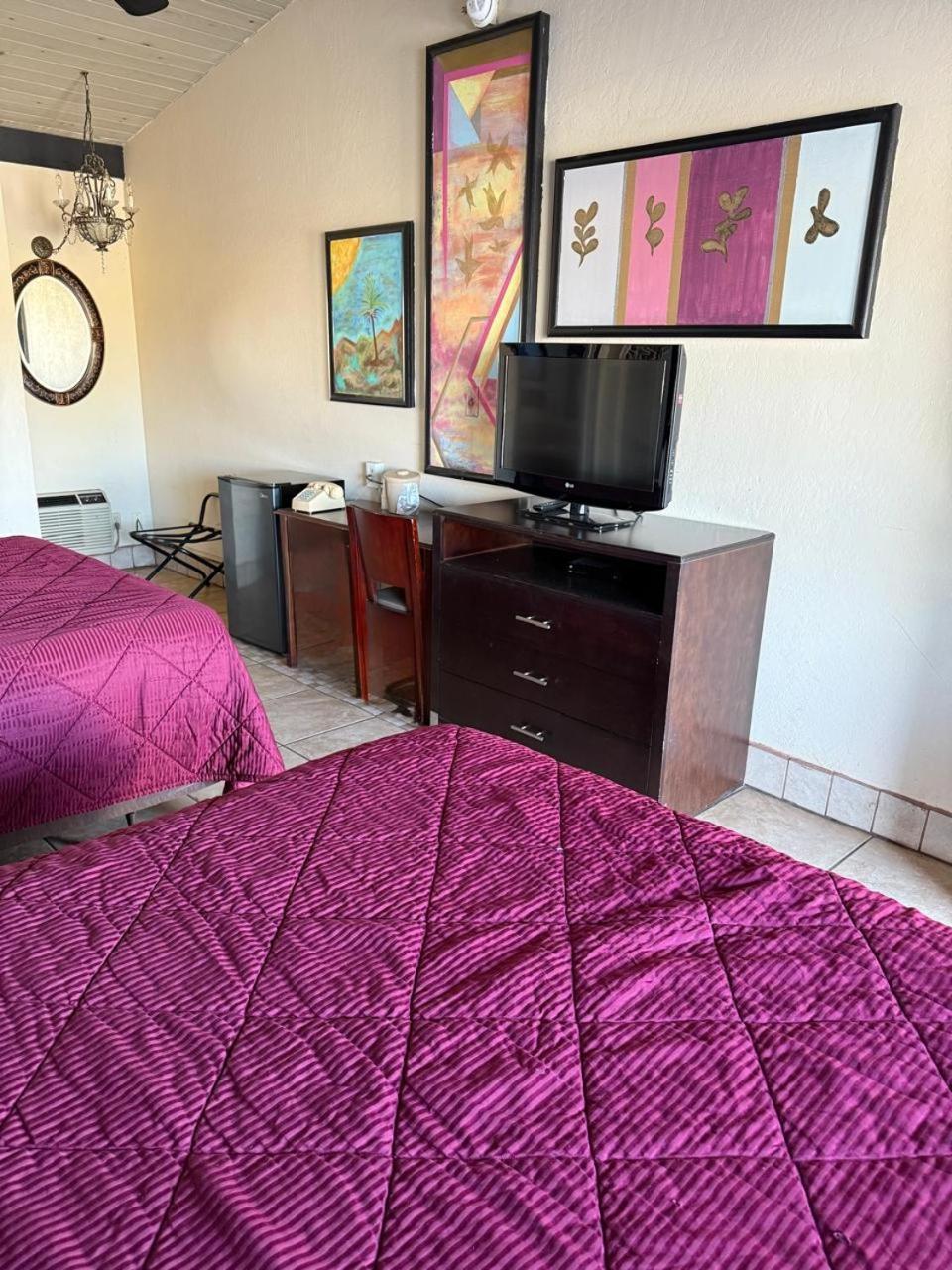 Cinderella Motel Hollister Ngoại thất bức ảnh