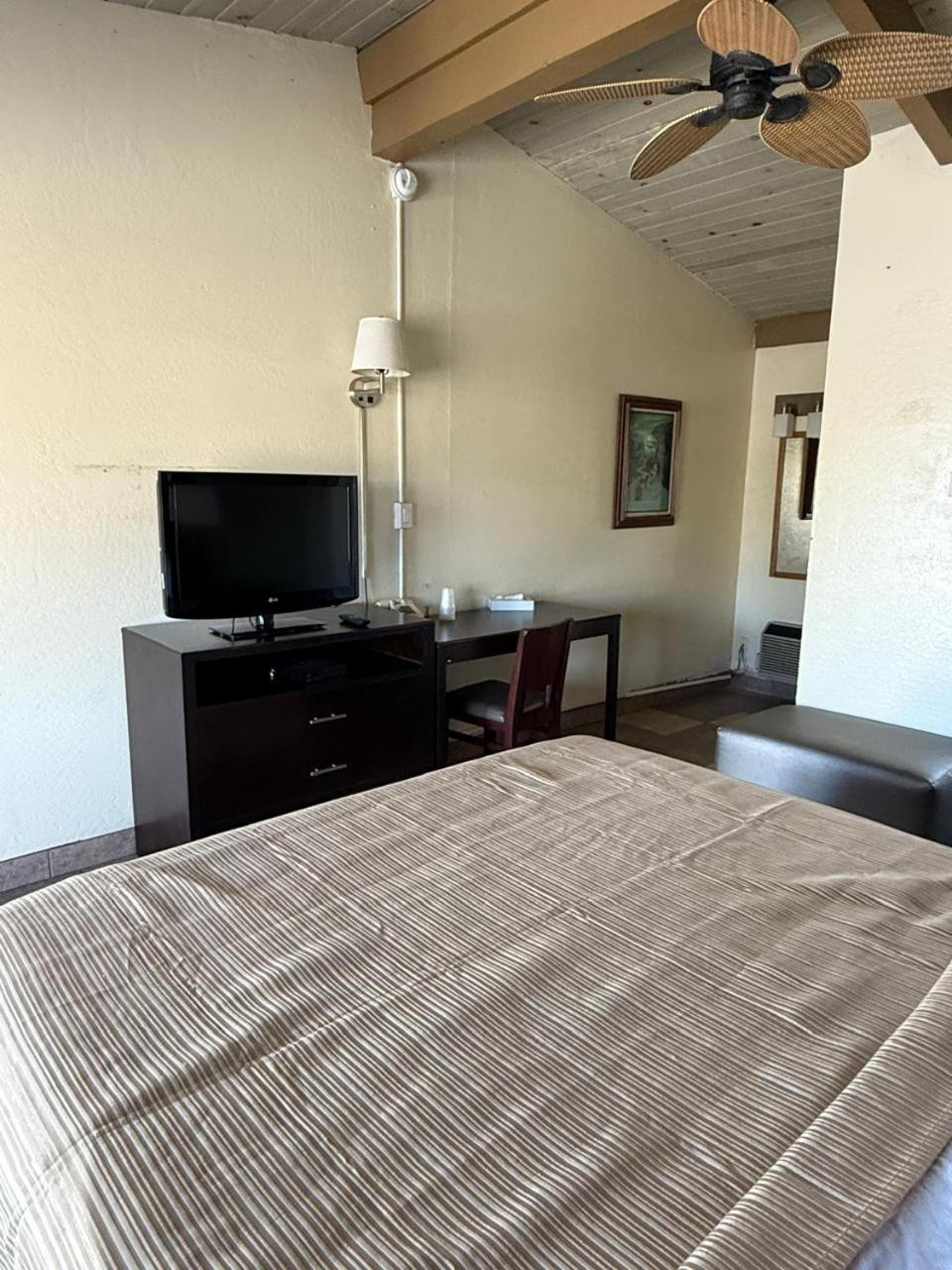 Cinderella Motel Hollister Ngoại thất bức ảnh